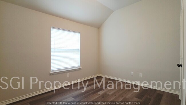 Building Photo - 3305 Woodbluff Ln
