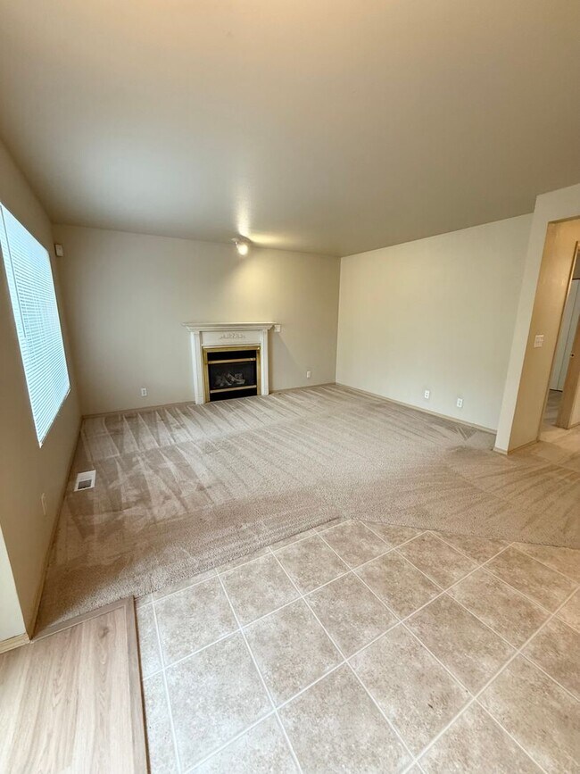 Building Photo - **** Application pending ****