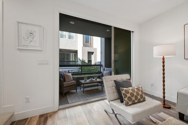 Building Photo - 3479 Client Cmn