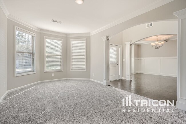 Building Photo - 2906 Cove View Ct SE
