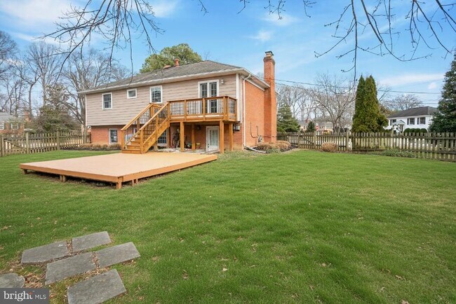 Building Photo - 8300 Midwood St