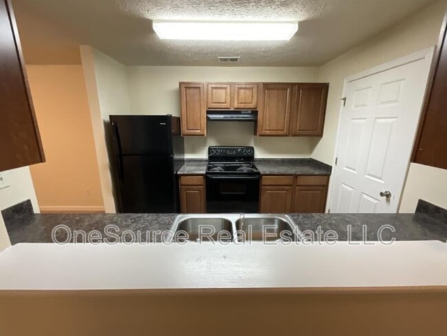 Building Photo - 1202 Fairington Club Dr