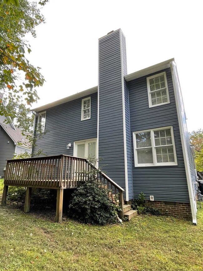 Building Photo - 3 bed 2.5 bath home in Greensboro