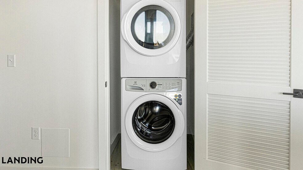 Building Photo - 1007 S Mint St