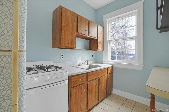 Building Photo - 105 S Broadway