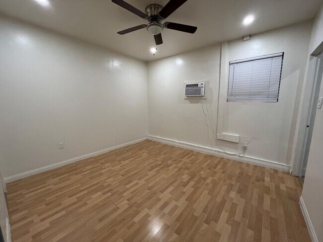 Building Photo - 2144 Bluehaven Ct