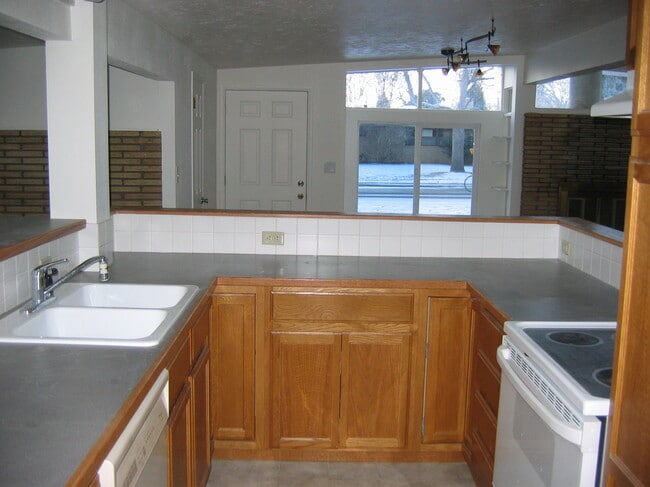 Building Photo - 1224 Westward Dr