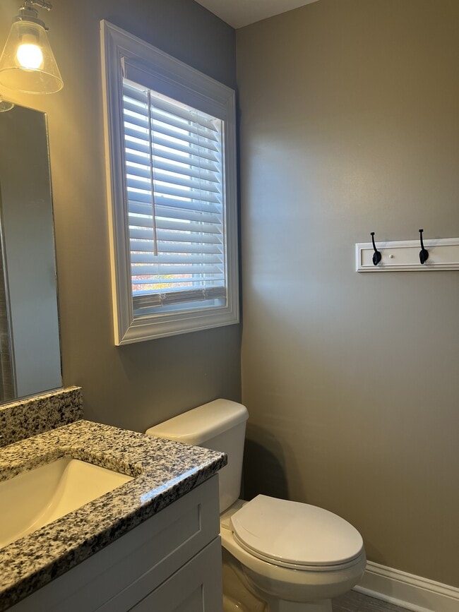 Building Photo - 77 Emanuel Ct