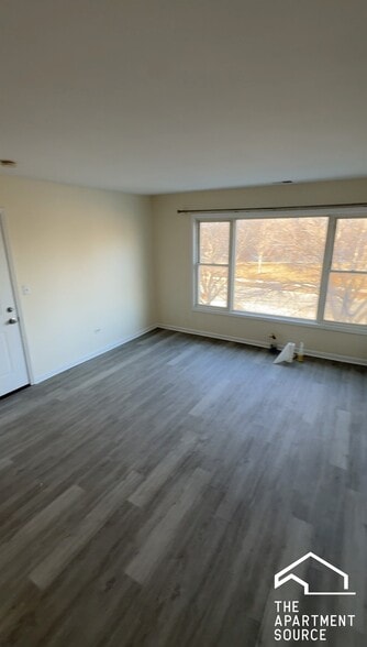 Building Photo - 6323 W Fullerton Ave