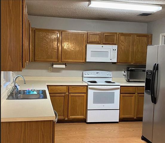 Building Photo - 1807 Spinnaker Way