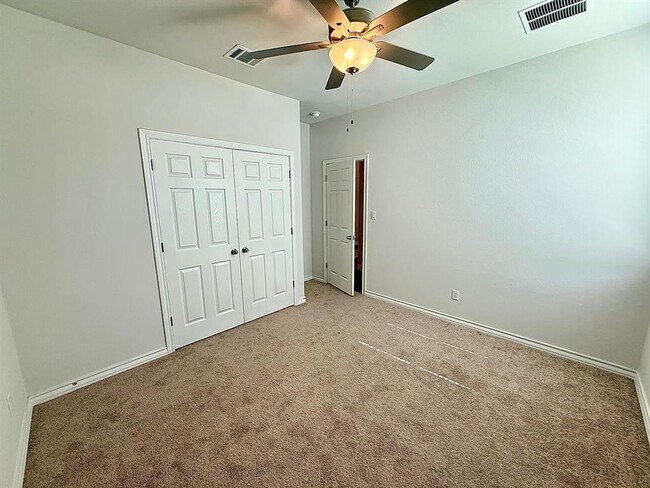 Building Photo - 6601 Folsom Ave