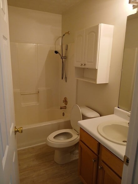 Building Photo - 578 Summerbrooke Ct