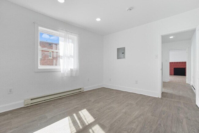 Building Photo - 157 W Washington St