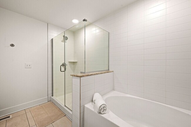 Building Photo - 230 Bill Kennedy Wy SE