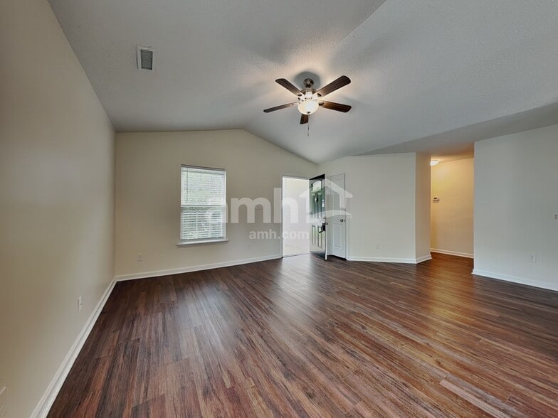 Building Photo - 4705 Silverdene St