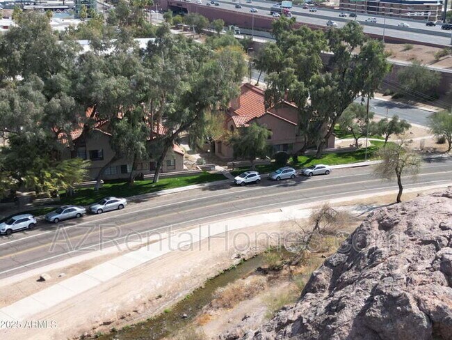 Building Photo - 819 N College Ave