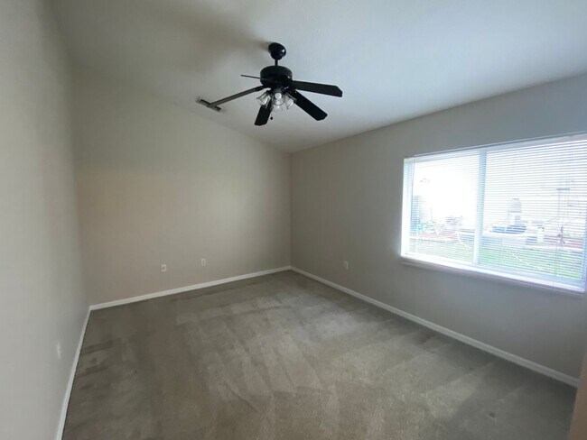 Building Photo - Home for rent