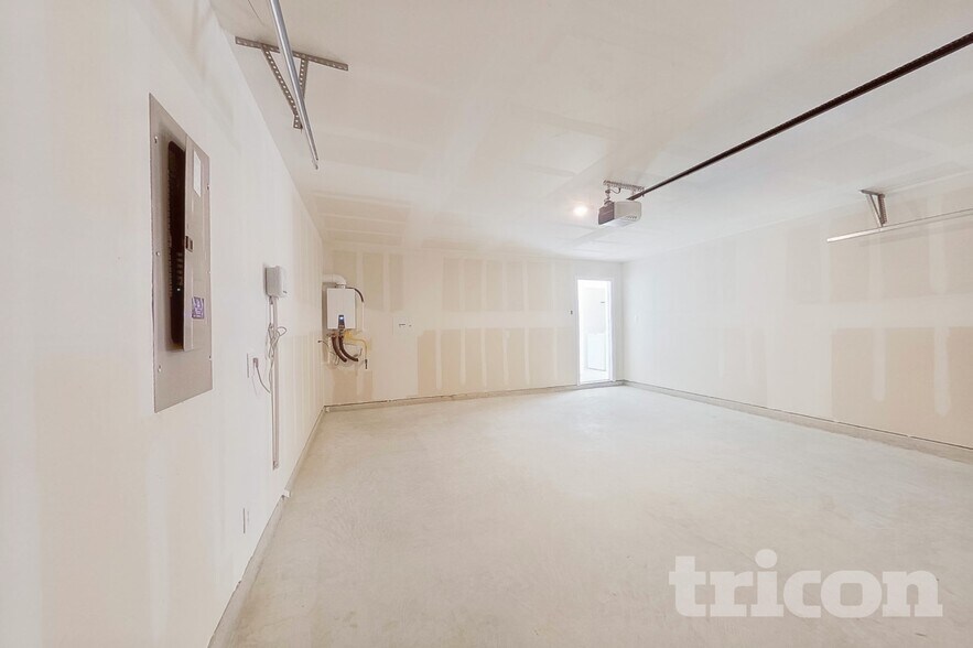 Building Photo - 843 Ponderosa Ln