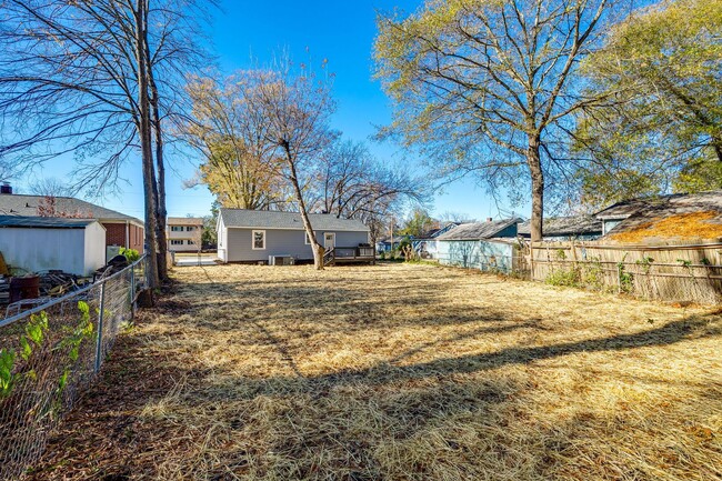 Building Photo - Newly Renovated Rock Hill Home Close to Do...