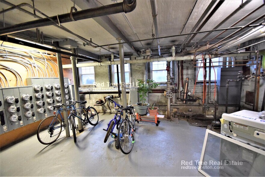 Building Photo - 289 Chestnut Ave