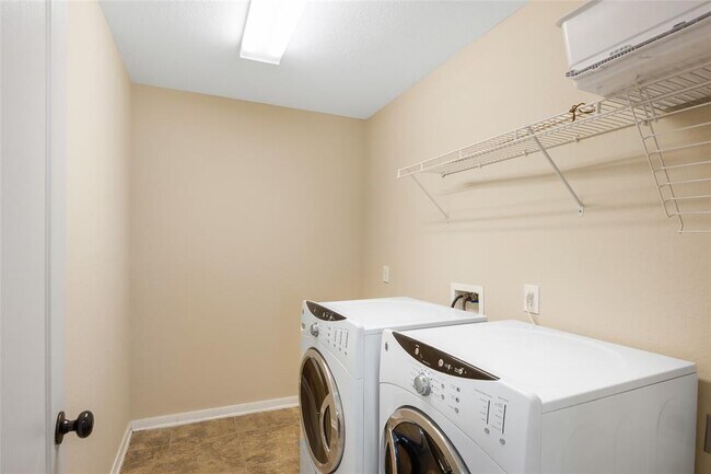Building Photo - 21827 Mount Hunt Dr