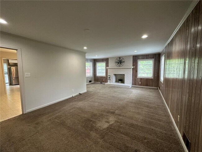 Building Photo - 520 Coleman Dr