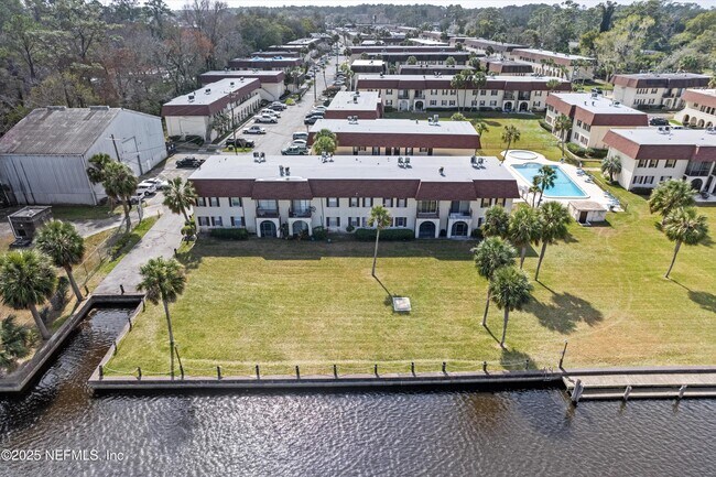 Building Photo - 1530 El Prado Rd