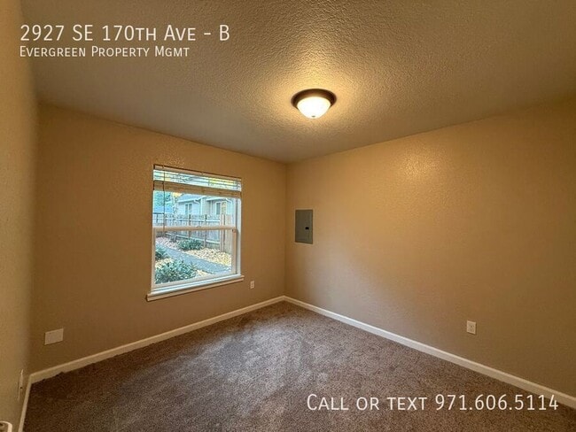 Building Photo - 2927 SE 170th Ave