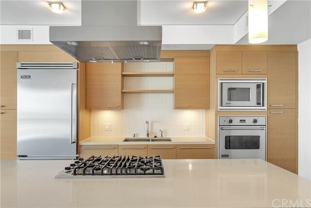 Building Photo - 9 MacArthur Pl