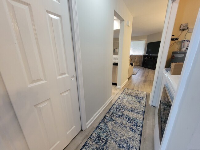 Building Photo - 39 Willow Springs