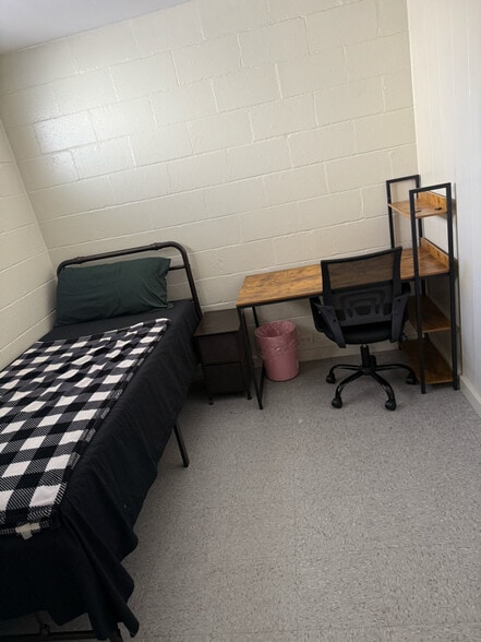 Building Photo - 1238 Rycroft St