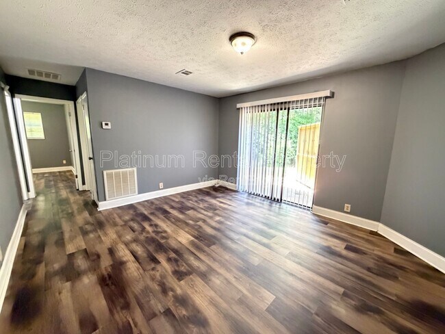 Building Photo - 1512 Waverly Way