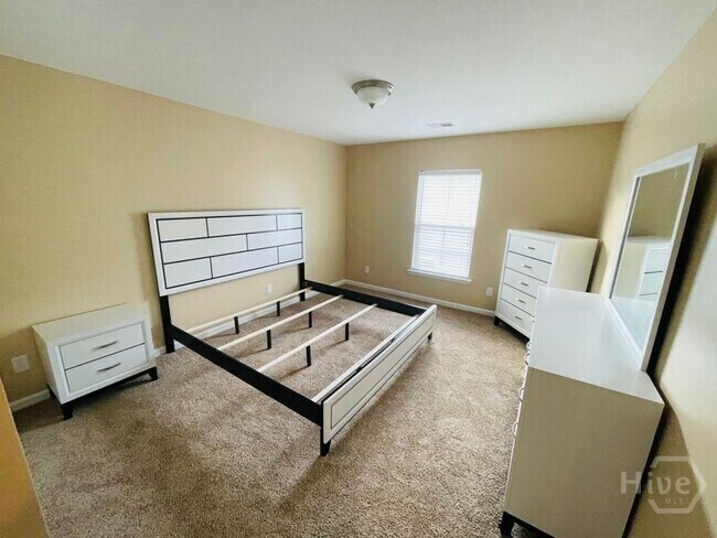 Building Photo - 495 Stonebridge Cir