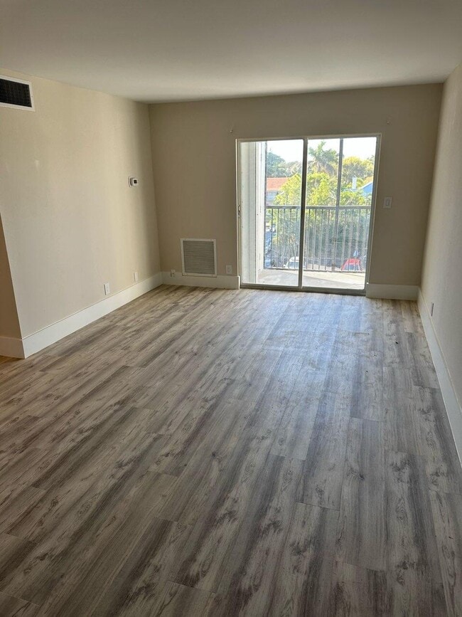 Building Photo - 1601 S Flagler Dr