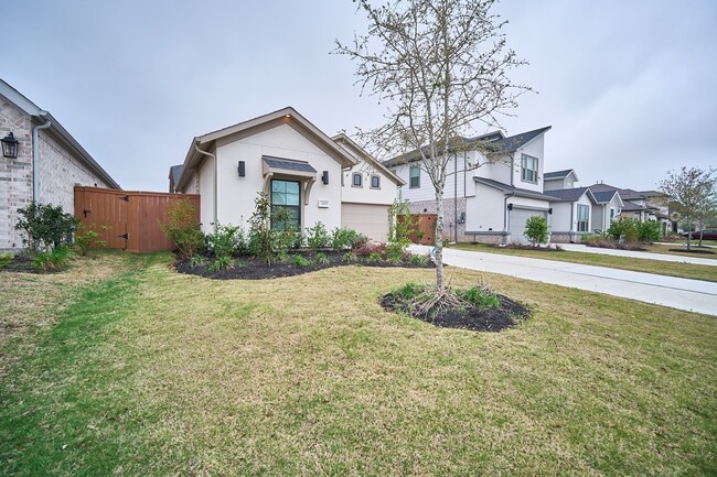 Building Photo - 24819 Yellow Spruce Cir