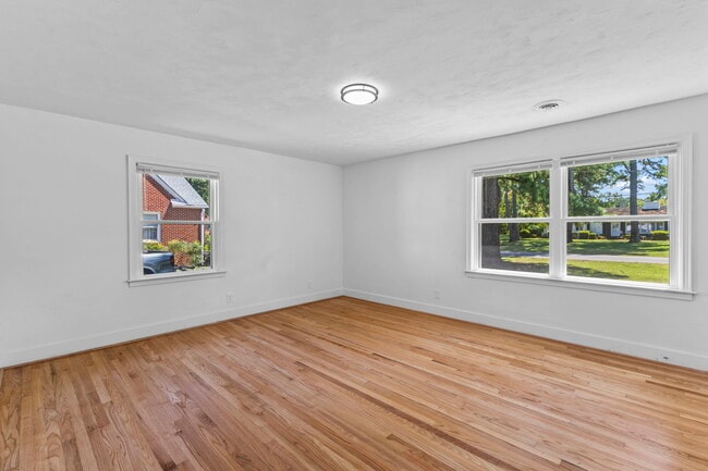 Building Photo - 1155 Melvin Dr