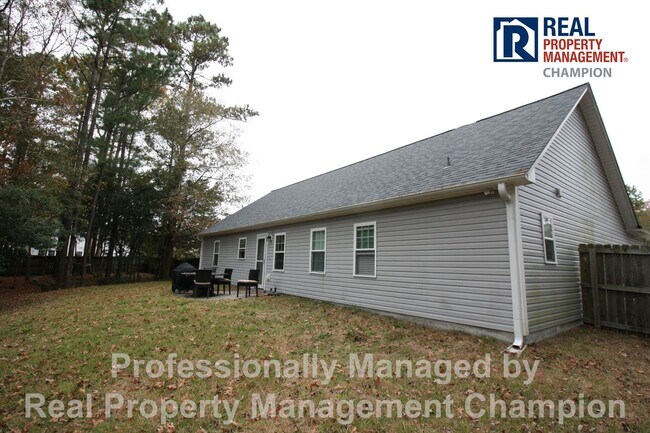 Building Photo - 3 BD/2 BA Home w/Split Bedrooms, Bonus Room, Fenced Yard & Attached Garage