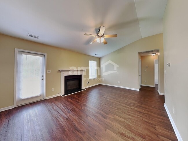 Building Photo - 224 N Fuquay Springs Ave