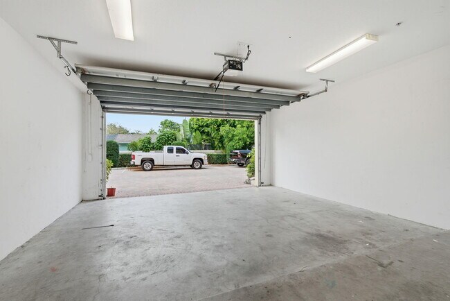 Building Photo - 531 S Federal Hwy