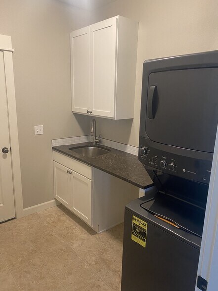 Laundry Room - 1706 E Ashford Way