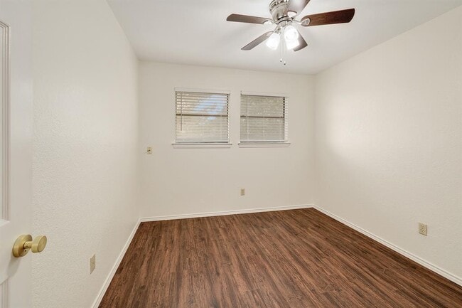 Building Photo - 6519 Hart Ln