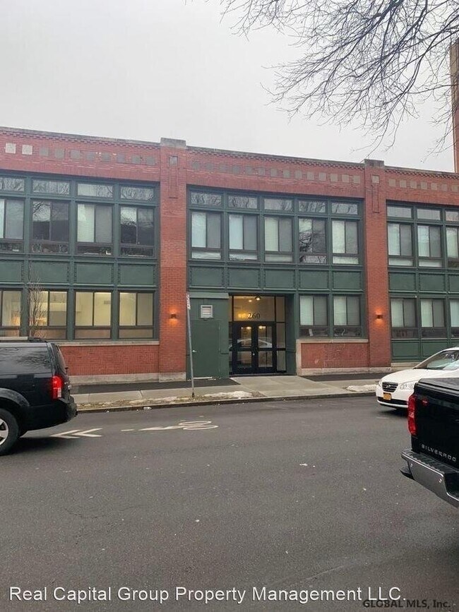 Primary Photo - 260 Washington Ave