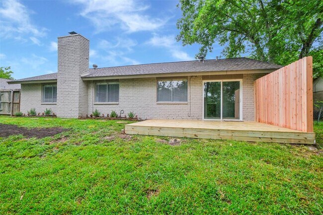 Building Photo - 4511 Ravine Dr