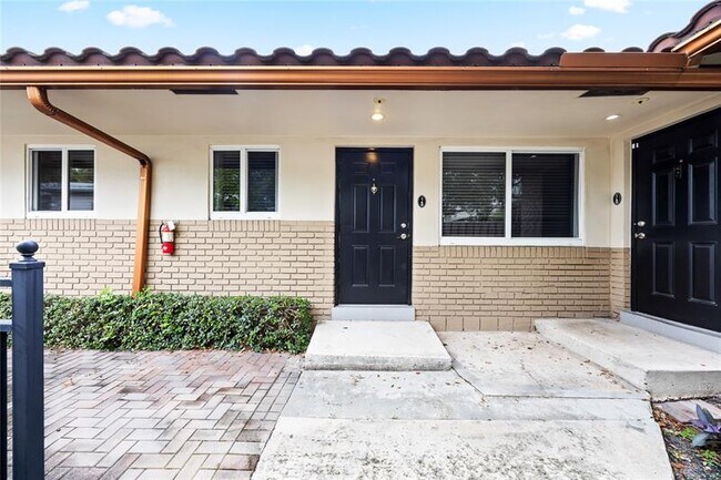 Building Photo - 404 SE 16th St