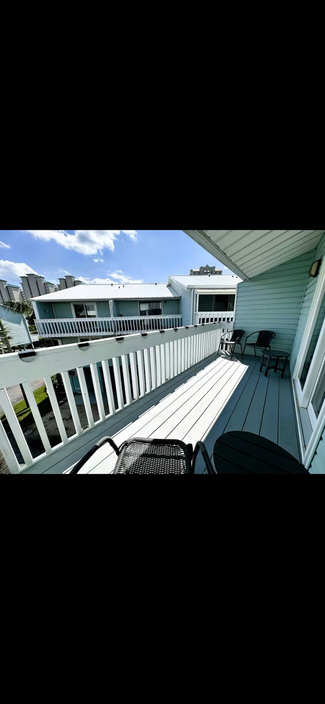 Building Photo - 8522 Gulf Blvd