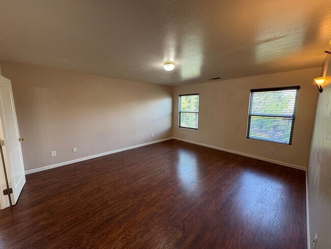 Building Photo - Two story home in SW Visalia coming soon!