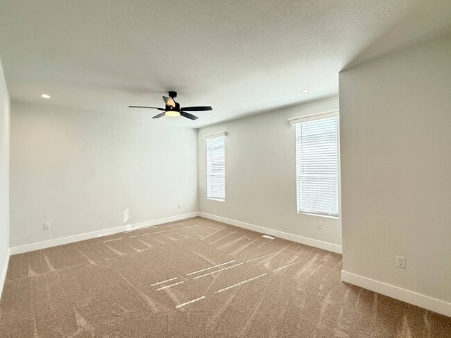 Building Photo - 11 Palm Via