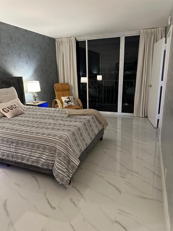 Building Photo - 7601 E Treasure Dr