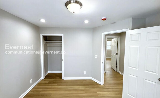 Building Photo - 2432 Steele Ave