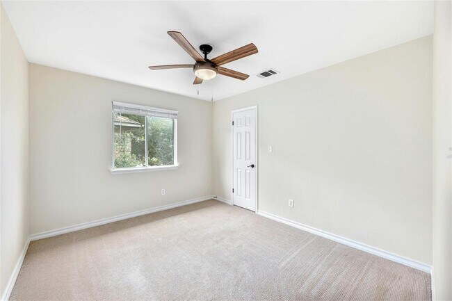 Building Photo - 1204 Fall Creek Loop